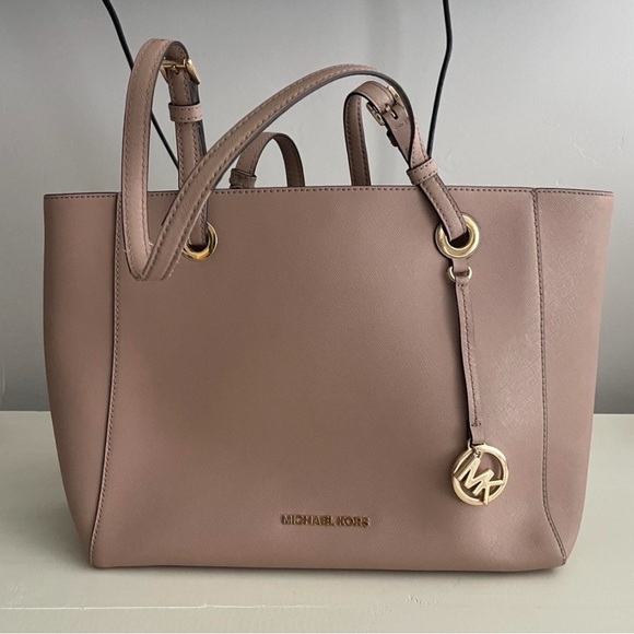 purse - Picture 1 of 7